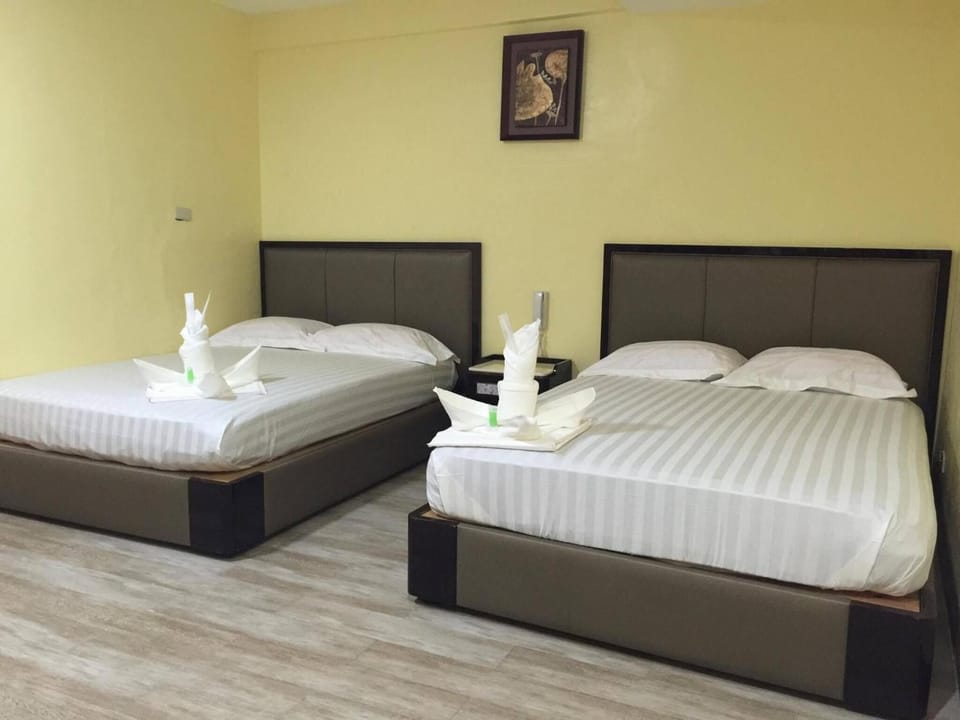 Desk, rollaway beds, bed sheets