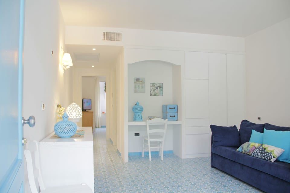 Suite Junior | Living area | LCD TV