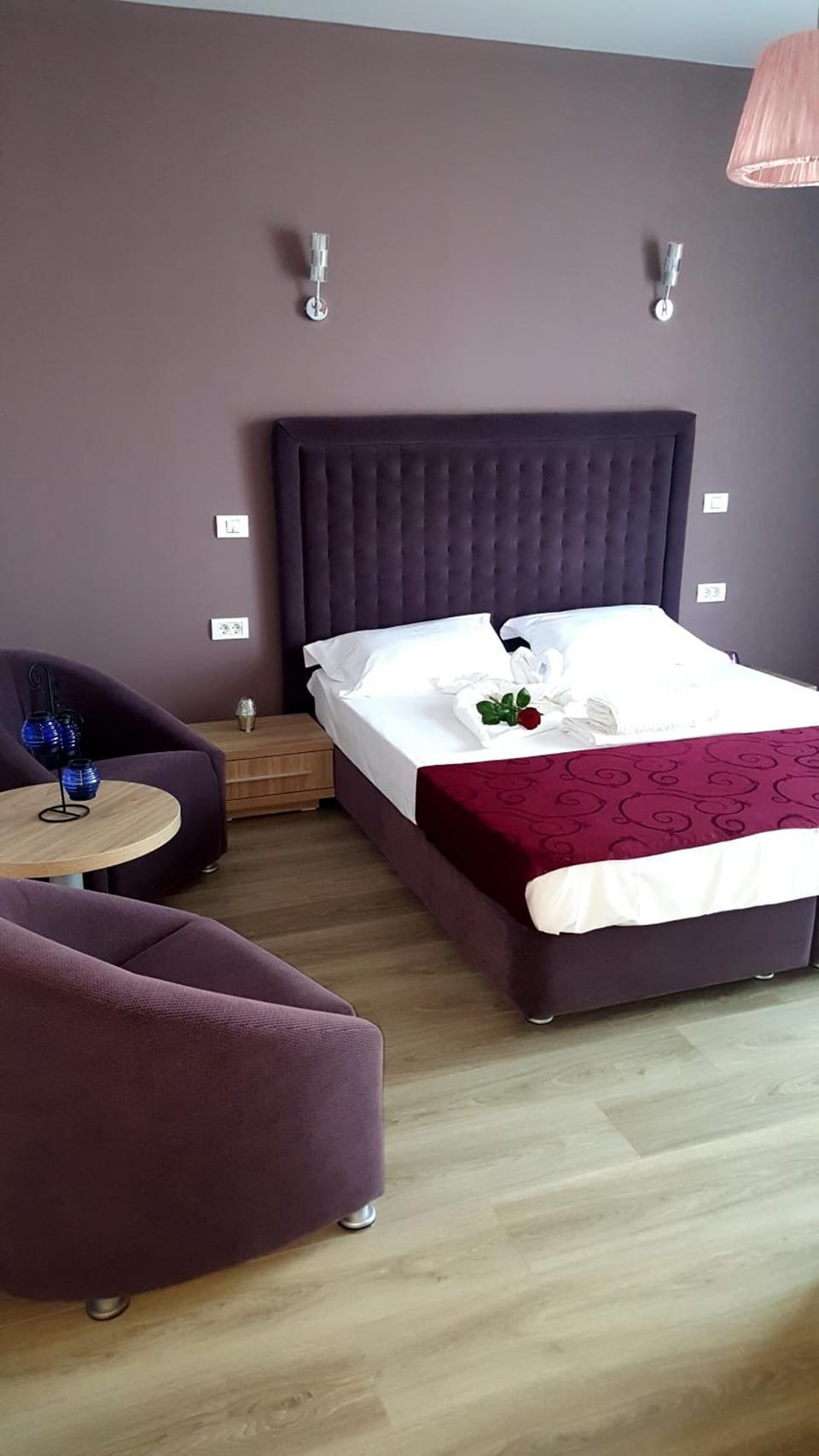 Minibar, desk, soundproofing, free cribs/infant beds