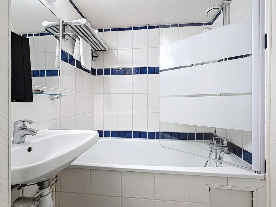 Eco-friendly toiletries, hair dryer, towels