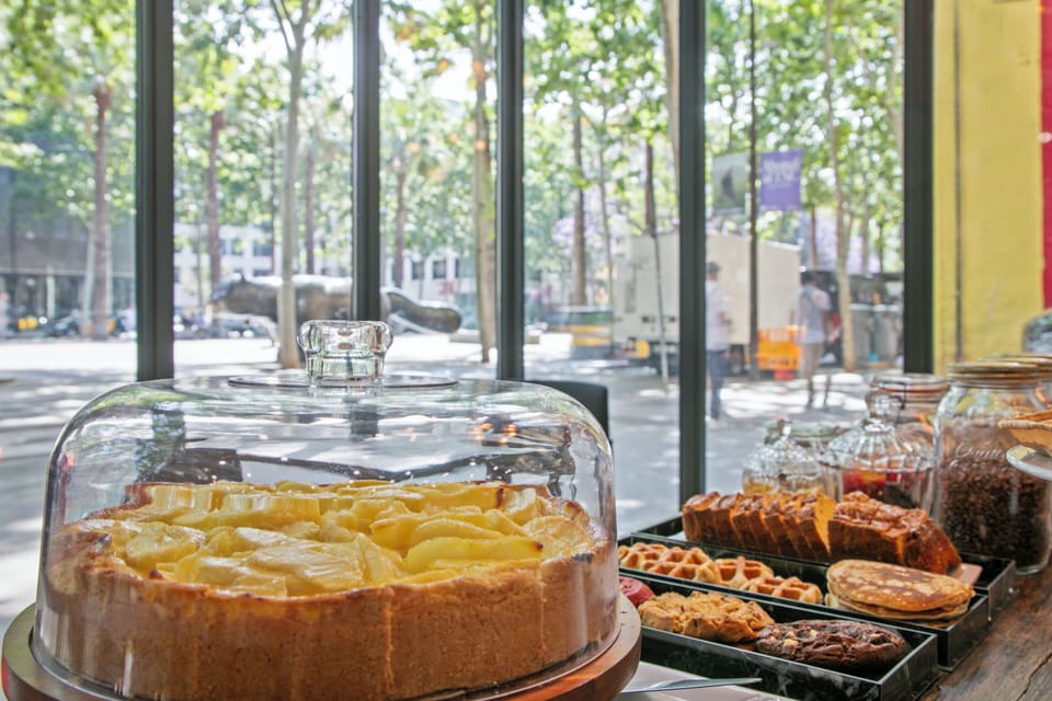Daily buffet breakfast for a fee