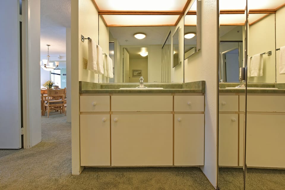 Condo, 1 Bedroom | Bathroom | Towels, shampoo