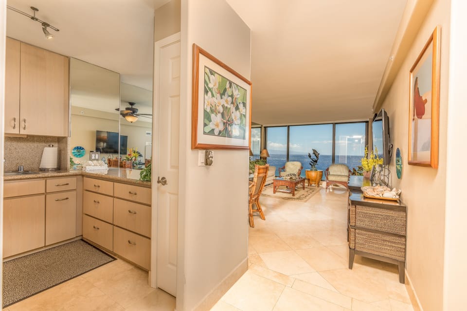 Condo, 1 Bedroom | Private kitchen | Fridge, microwave, oven, coffee/tea maker