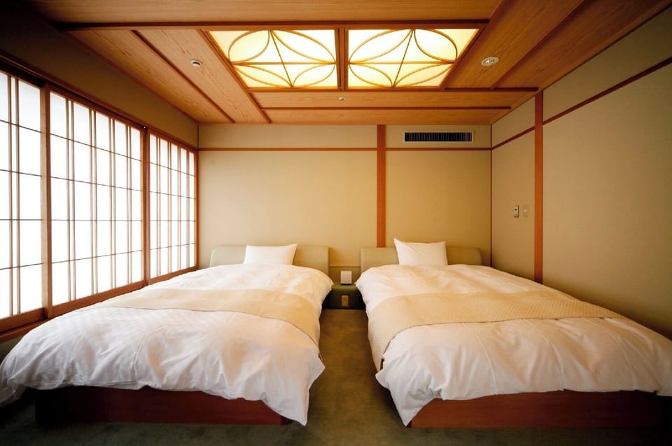 Hitenkan: Japanese-Style Room with Twin Beds | In-room safe, WiFi (free), bed sheets