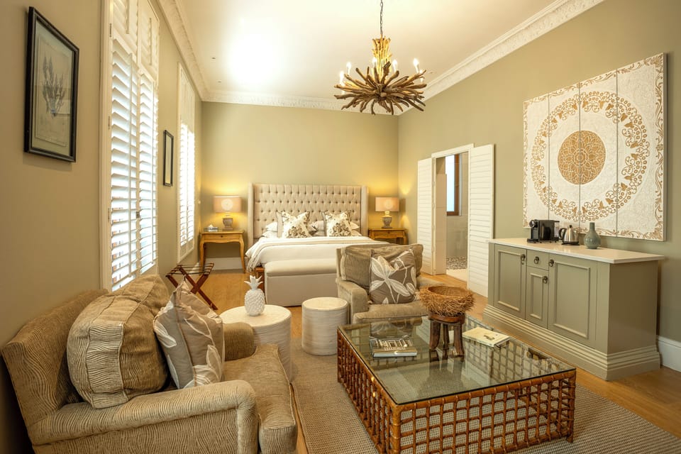 Standard Suite, 1 King Bed | Egyptian cotton sheets, memory foam beds, minibar, in-room safe