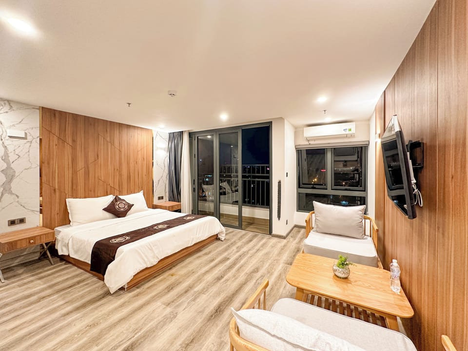 City Studio | Egyptian cotton sheets, premium bedding, minibar, in-room safe
