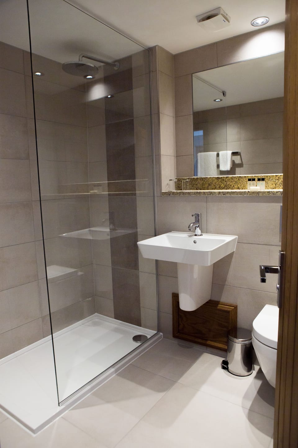 Shower, free toiletries, hair dryer, bathrobes