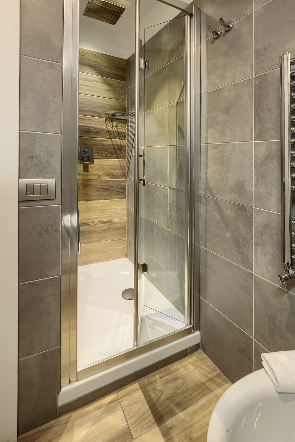 Superior Double or Twin Room, 1 Bedroom, Non Smoking, Courtyard View | Bathroom | Free toiletries, hair dryer, bidet, towels