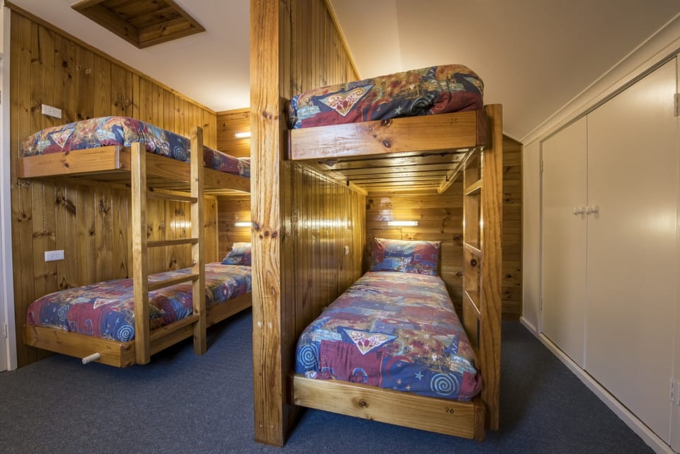 Comfort Quadruple Room | Desk, free WiFi, bed sheets