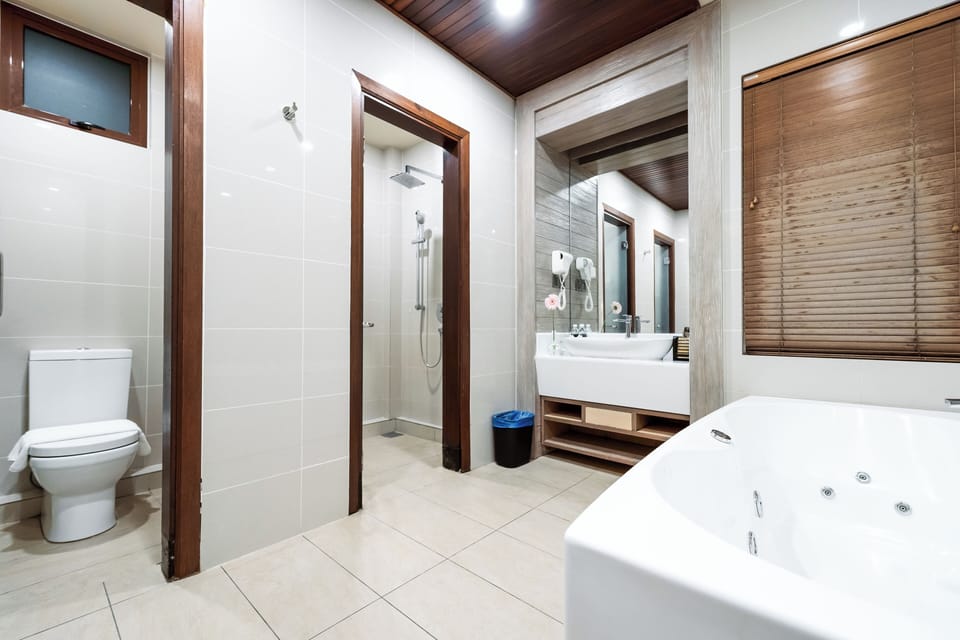 Family Villa, Balcony, Sea View | Bathroom | Shower, rainfall showerhead, designer toiletries, hair dryer