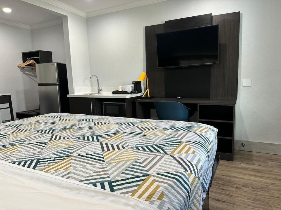 Desk, blackout drapes, iron/ironing board, free WiFi