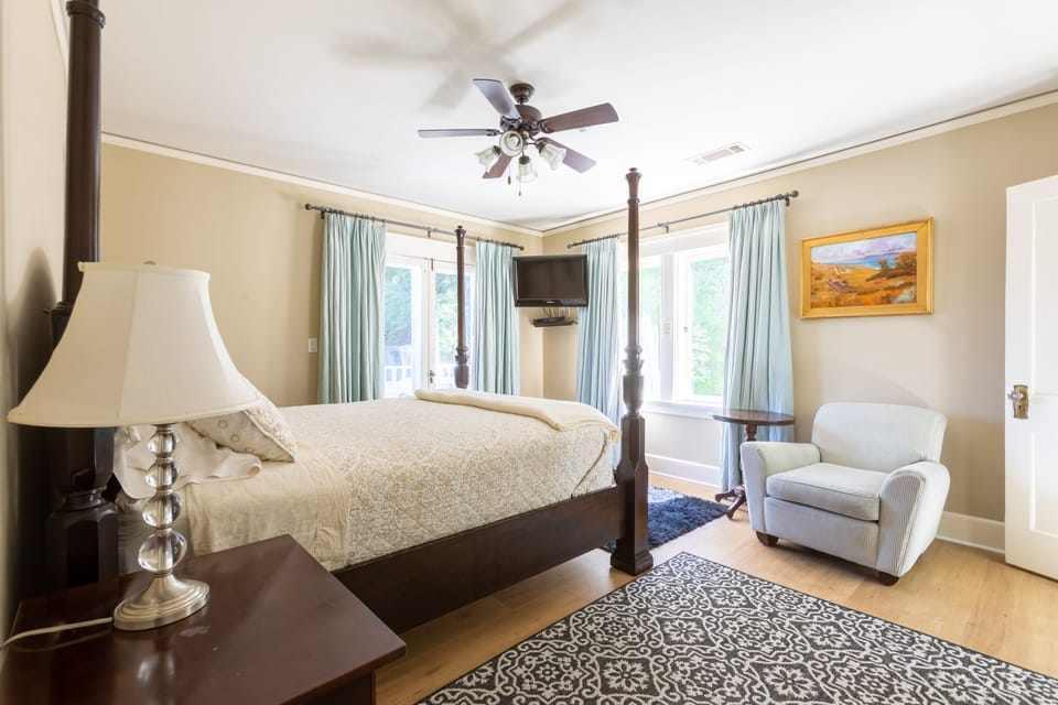 Daybreak Terrace (Queen Bed) | Individually furnished, desk, laptop workspace, free wired internet