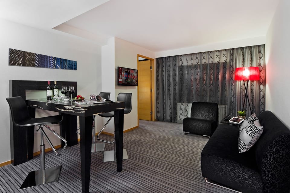 Executive Suite | Premium bedding, in-room safe, desk, soundproofing