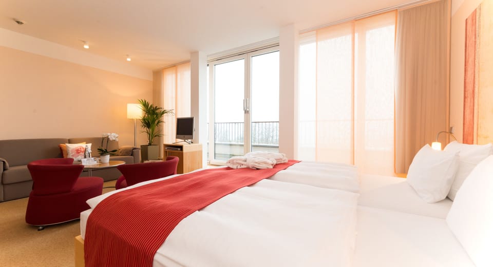 Junior Suite, Ocean View | Hypo-allergenic bedding, free minibar, in-room safe, desk