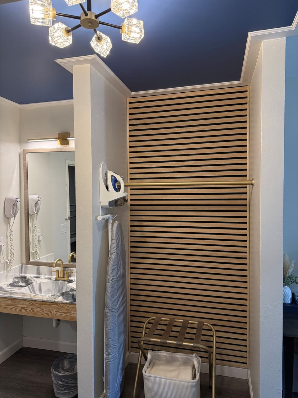 Deluxe Double Room | Desk, laptop workspace, blackout drapes, soundproofing