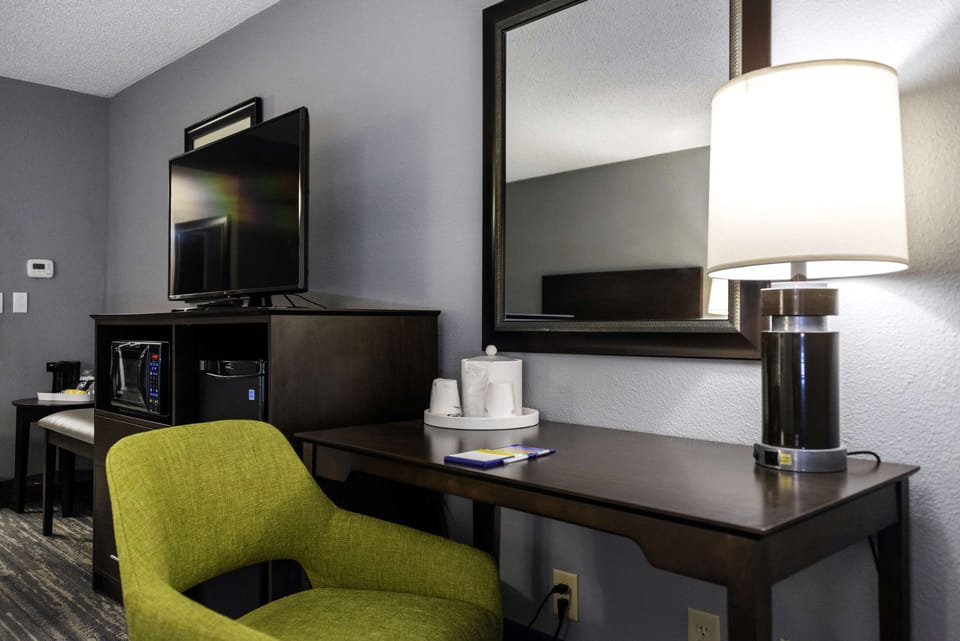 Desk, blackout drapes, iron/ironing board, free WiFi