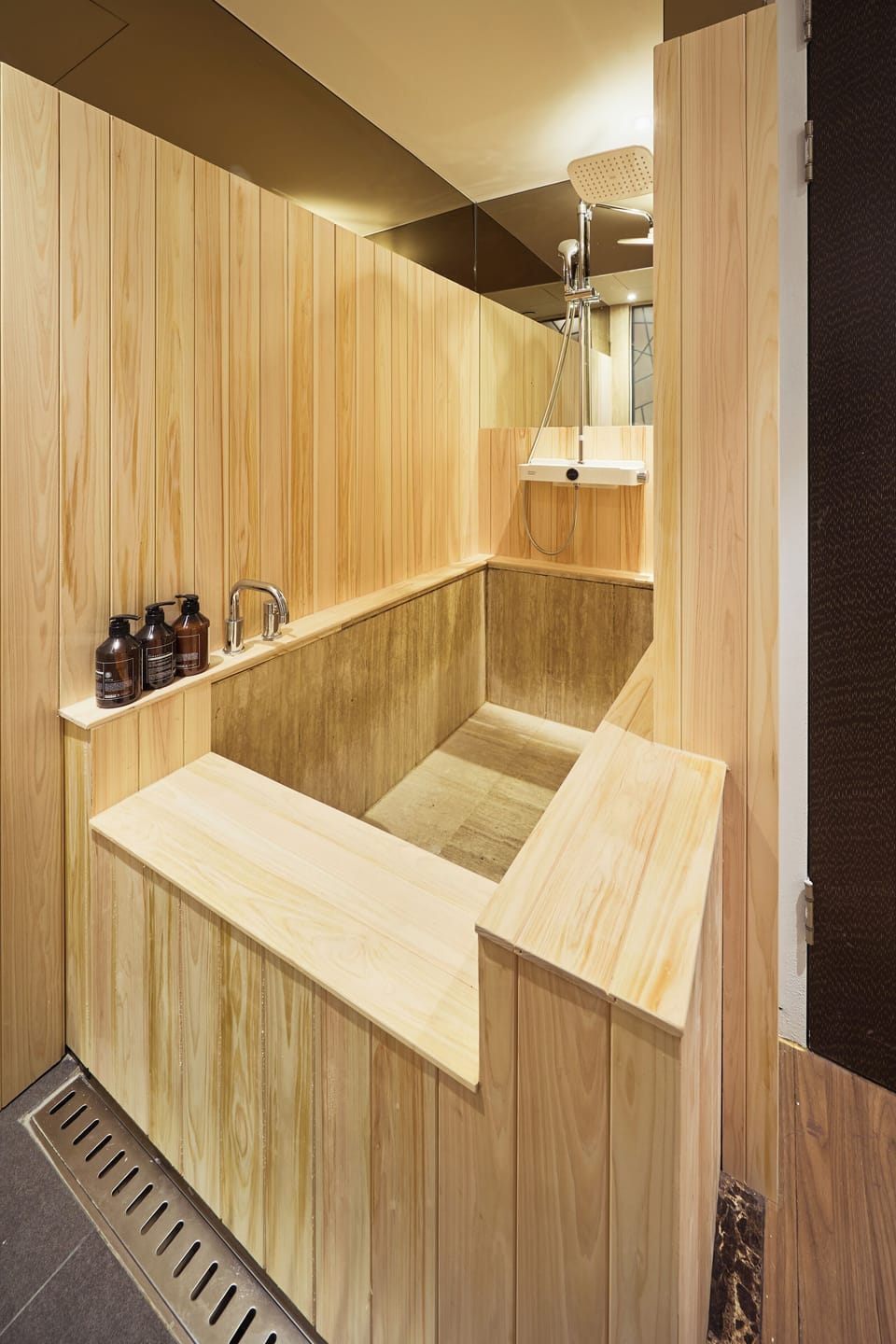 Hinoki Room | Bathroom | Combined shower/tub, hair dryer, bathrobes, slippers