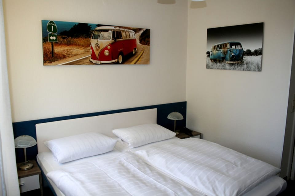 Standard Double Room | Hypo-allergenic bedding, in-room safe, desk, iron/ironing board