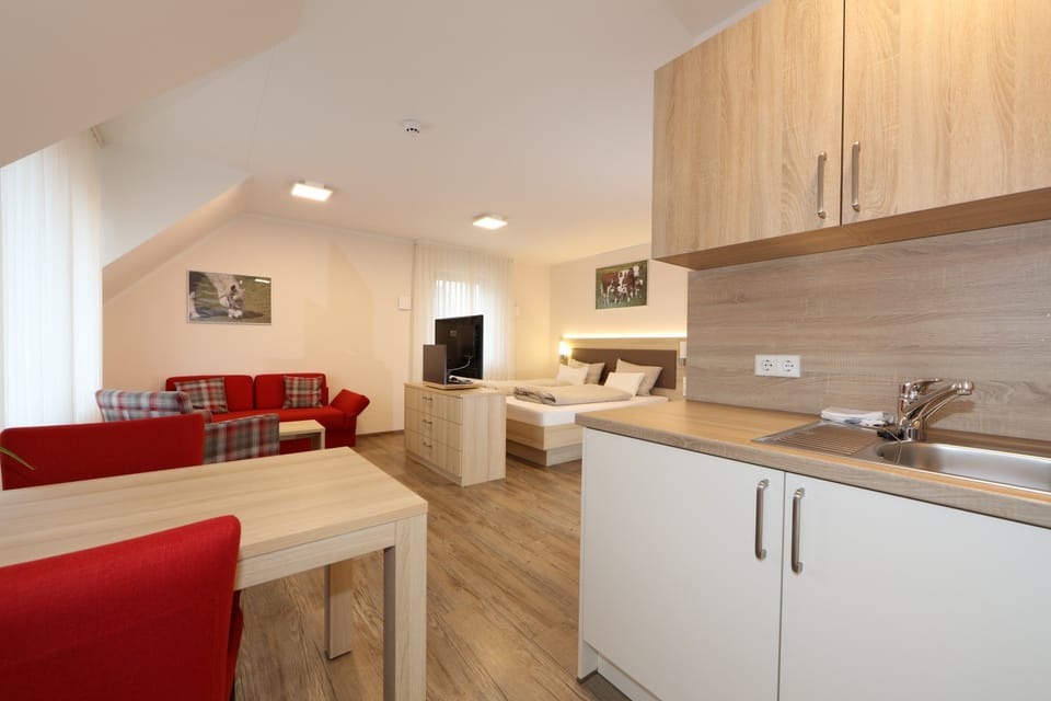 In-room safe, soundproofing, iron/ironing board, free WiFi