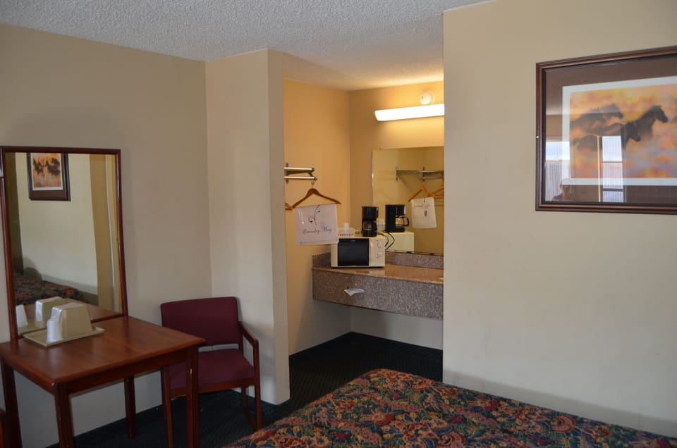 Desk, iron/ironing board, WiFi (free), bed sheets