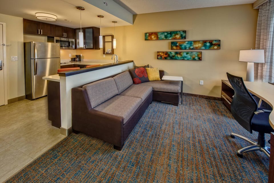 Studio Suite, 1 King Bed with Sofa bed, Non Smoking | Premium bedding, desk, iron/ironing board, free cribs/infant beds