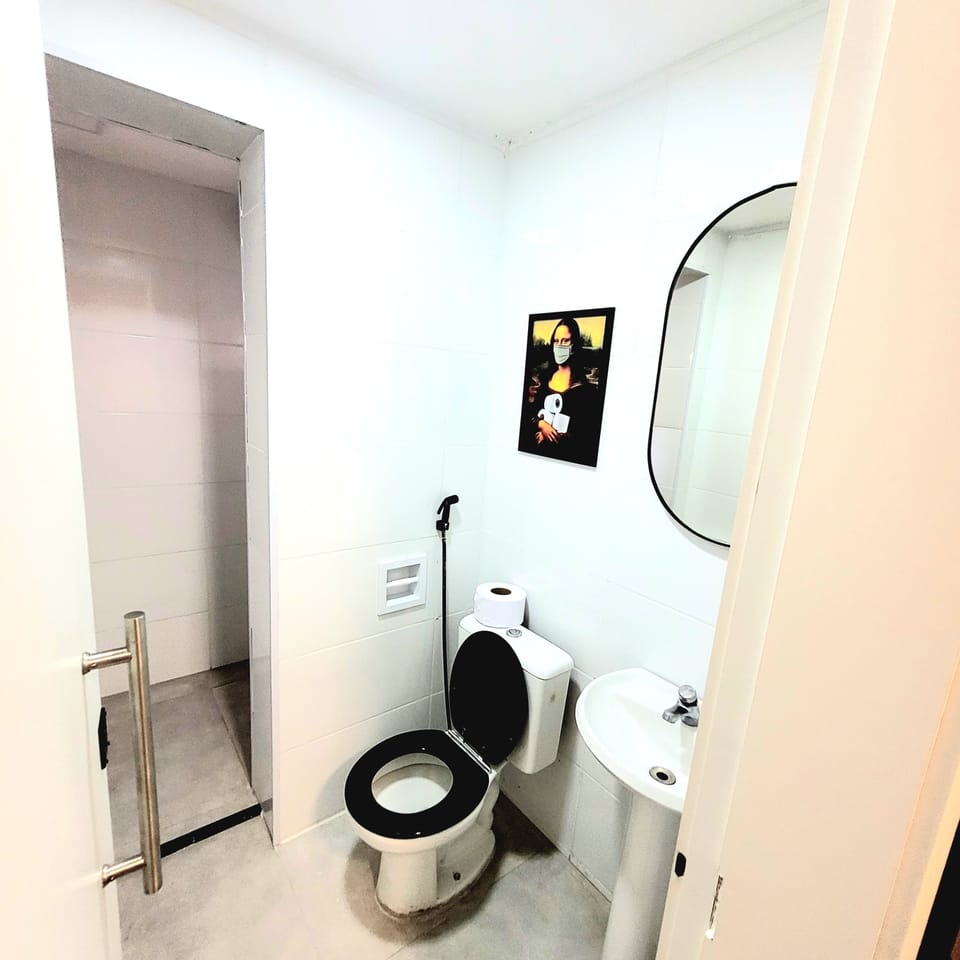 Economy Suite, 1 Double Bed, Private Bathroom | Individually decorated, rollaway beds, free WiFi, bed sheets