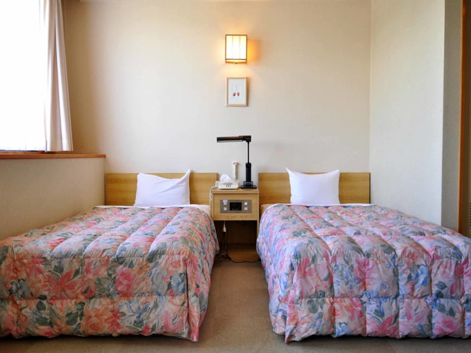 Japanese Annex Twin Room | Desk, WiFi (free), bed sheets