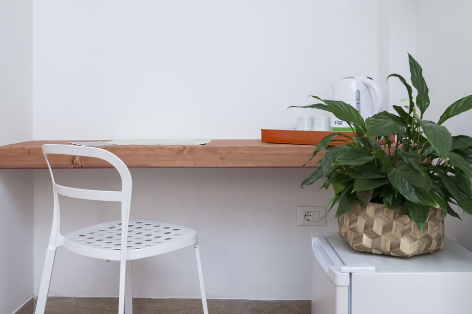 Desk, cribs/infant beds, free WiFi, bed sheets