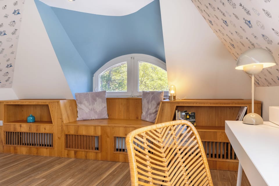 Attic room land site | Down comforters, in-room safe, WiFi (free), individually decorated