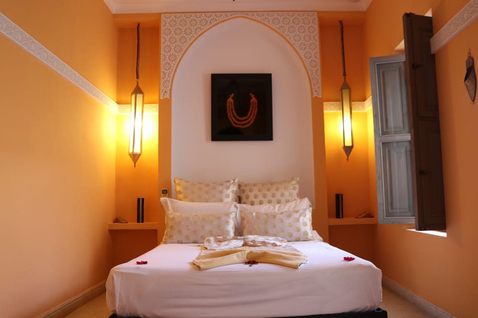 Double Room, Private Bathroom (Promesse de Lune) | Premium bedding, in-room safe, free WiFi, bed sheets