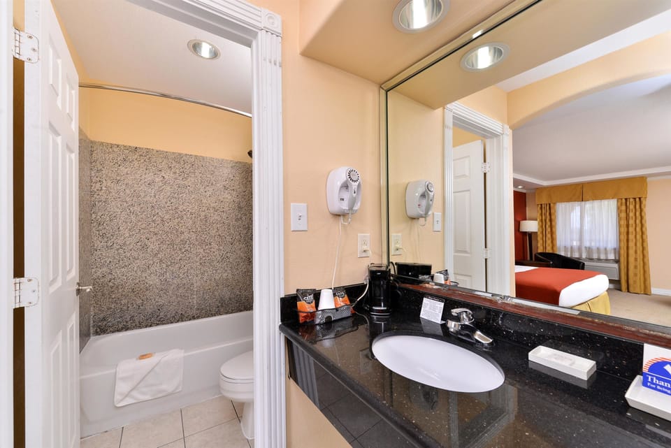 Bathtub, free toiletries, hair dryer, towels