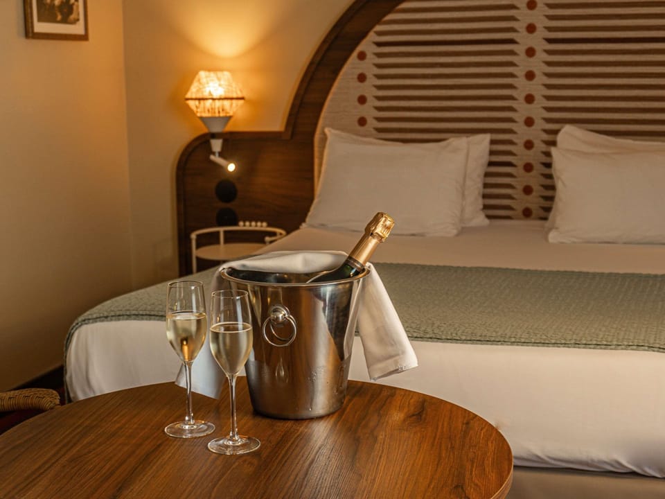 Premium bedding, in-room safe, desk, laptop workspace
