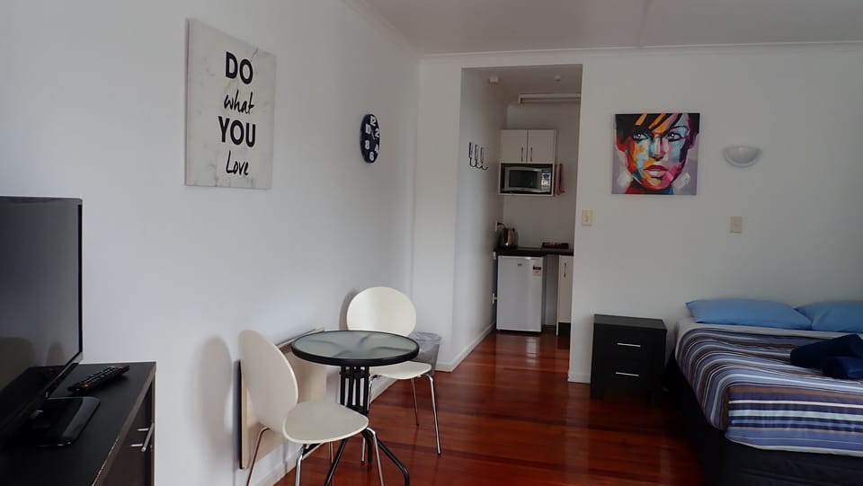 Studio | Private kitchen | Shared fridge, microwave