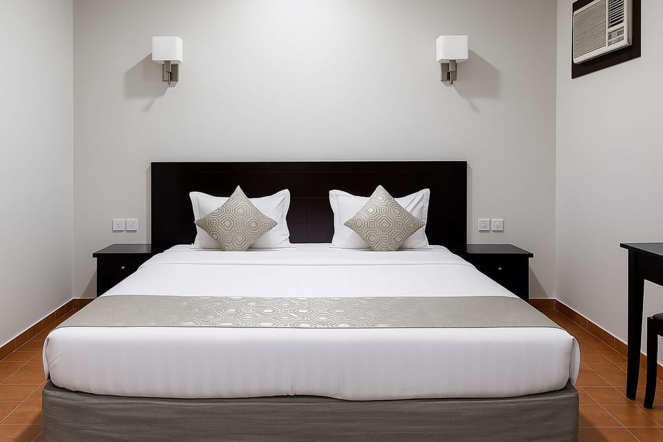 Deluxe Studio | Hypo-allergenic bedding available, laptop workspace, blackout drapes