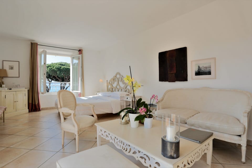 Junior Suite, Sea View | Premium bedding, Select Comfort beds, minibar, in-room safe