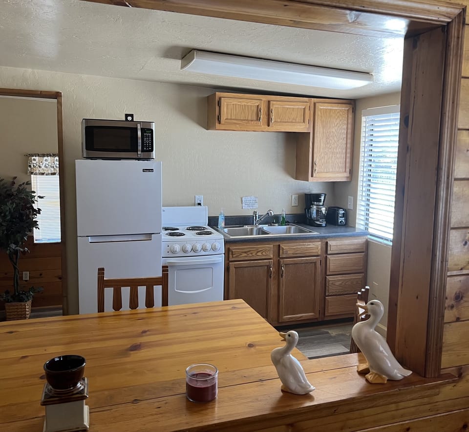 Oak | Private kitchen | Coffee/tea maker, fridge, microwave, stovetop