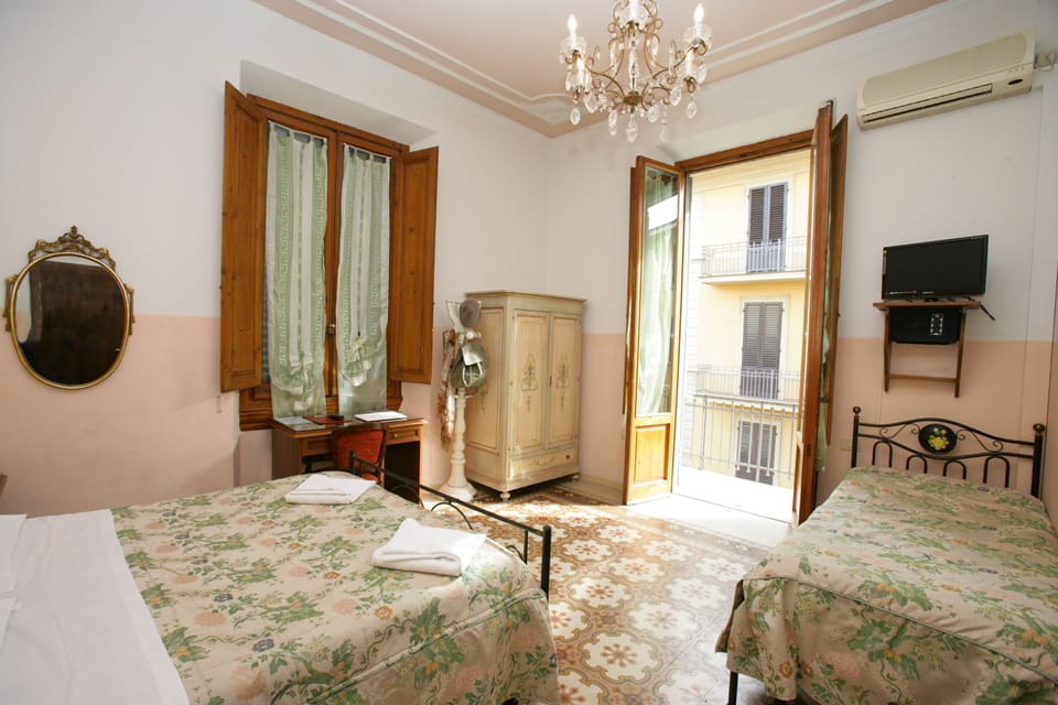 Superior Room, Balcony | Minibar, in-room safe, desk, soundproofing