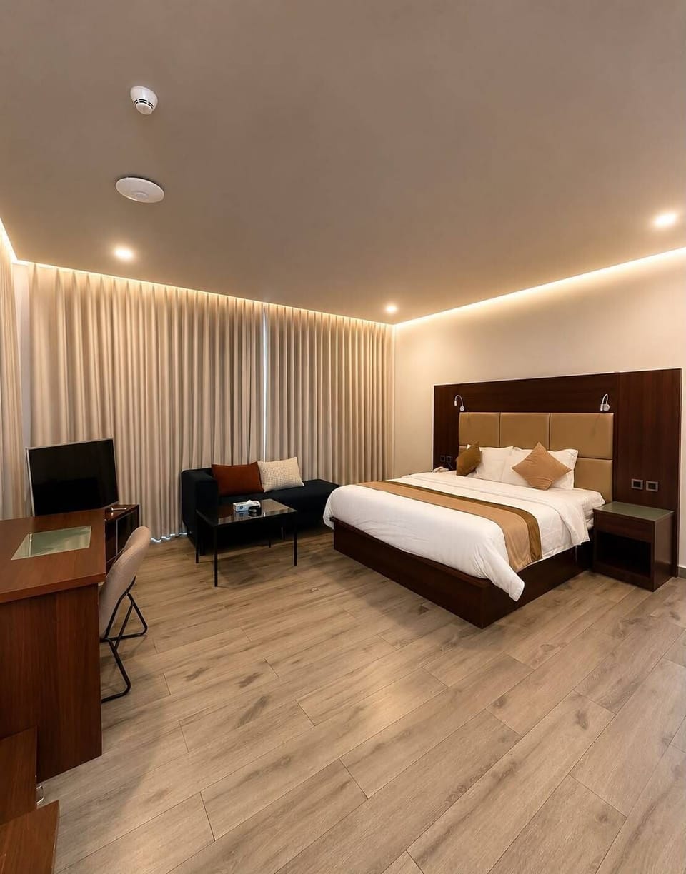 Egyptian cotton sheets, premium bedding, minibar, in-room safe