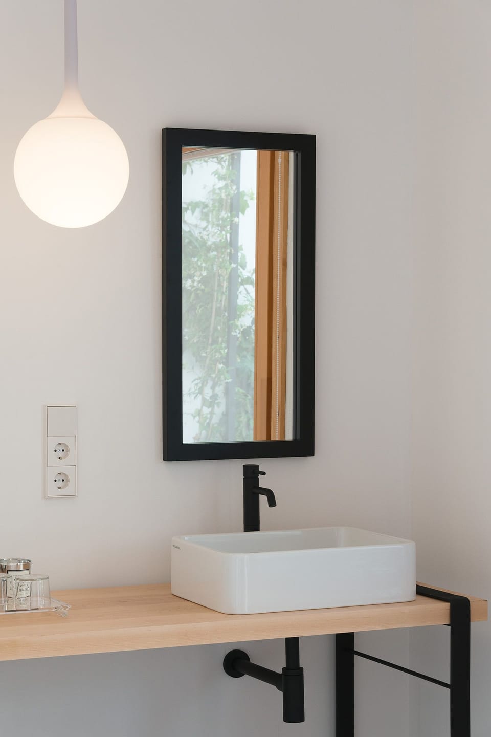 Double Room | Bathroom sink