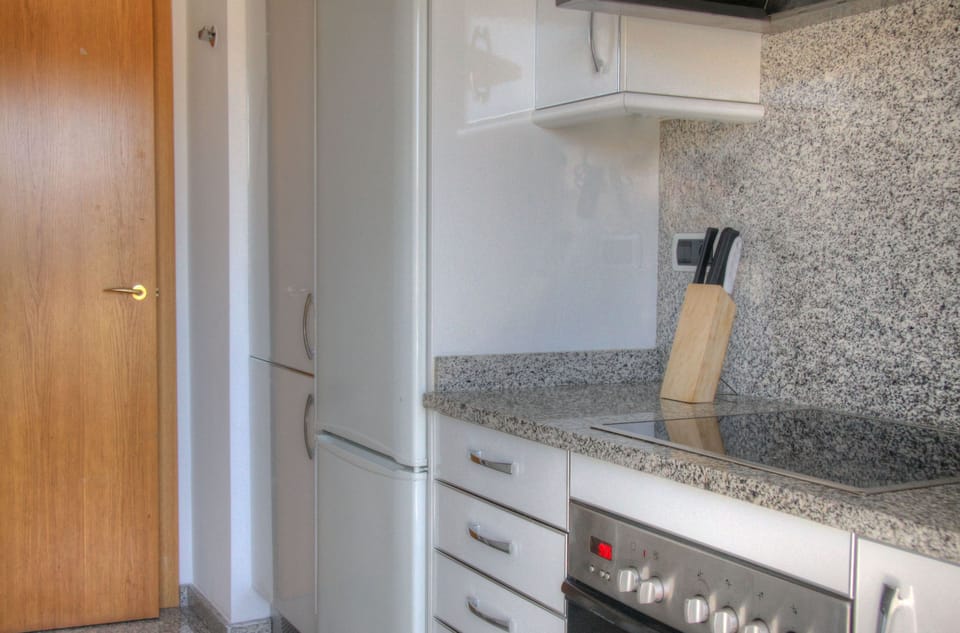 Apartment, 2 Bedrooms, Balcony | In-room dining