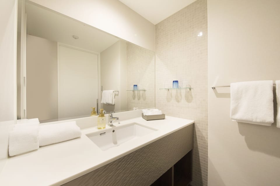 Deluxe Triple Room, 3 Bedrooms, Non Smoking | Room amenity