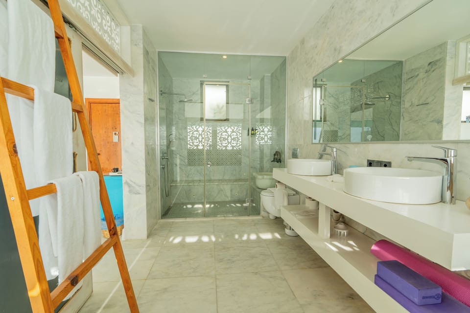 Luxury Room, Jetted Tub, Sea View | Bathroom | Bathtub, free toiletries, hair dryer, bathrobes
