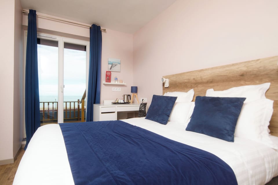 Standard Room Sea View with Terrace | Premium bedding, desk, blackout drapes, soundproofing