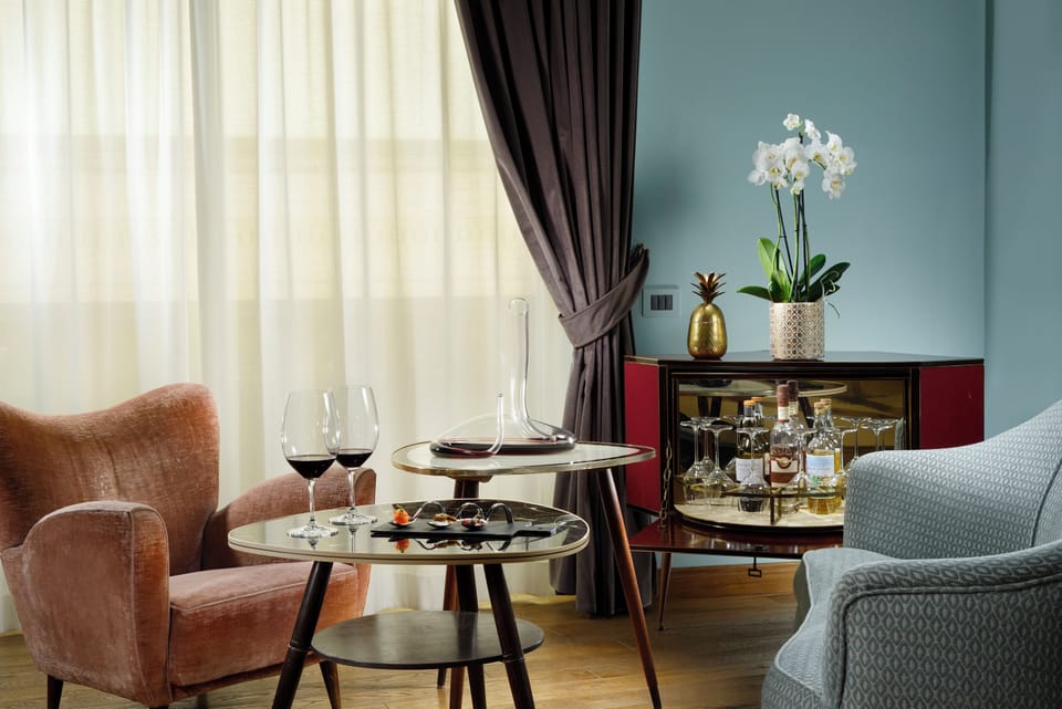 Deluxe Suite, Terrace | Living area | Flat-screen TV