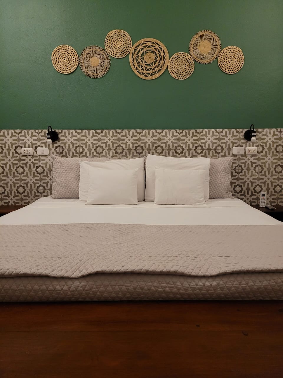 Superior Room | In-room safe, desk, WiFi (free), bed sheets