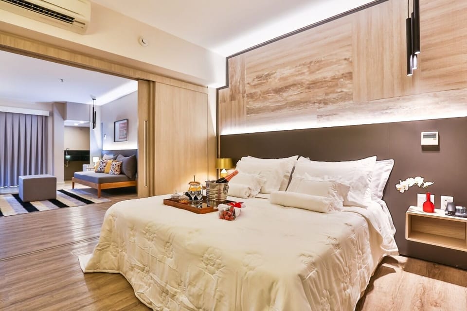 Suite Master Casal | 1 bedroom, minibar, in-room safe, blackout drapes