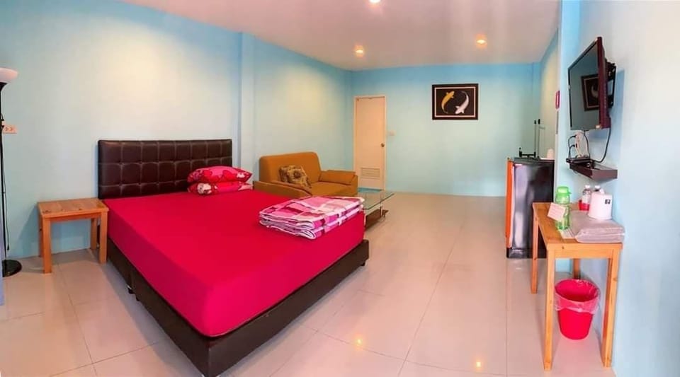 Double Room | Desk, blackout drapes, free WiFi