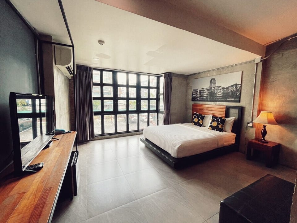 Standard Room, No Balcony | In-room safe, desk, soundproofing, free WiFi
