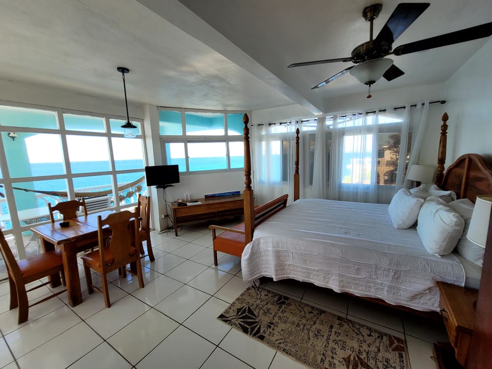 Original Penthouse Suite: Room 12 | Premium bedding, Tempur-Pedic beds, in-room safe, blackout drapes