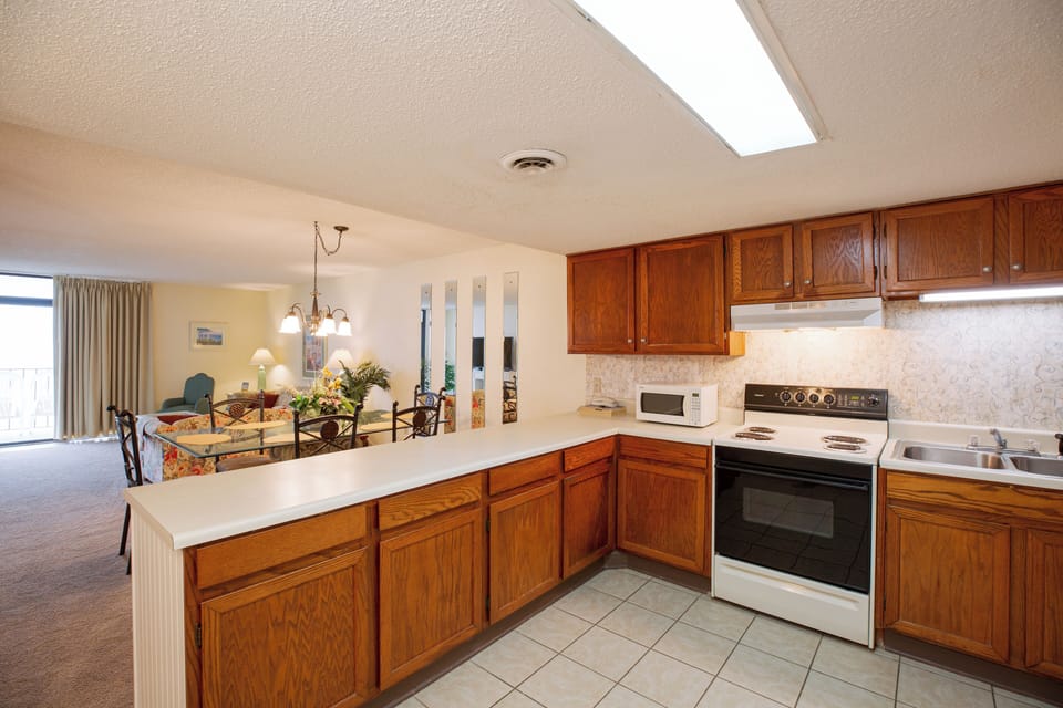 Condo, 3 Bedrooms, Ocean View | Private kitchen | Fridge, microwave, oven, stovetop